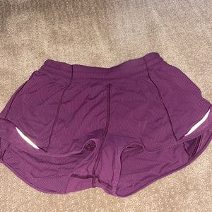Lulu hotty hot shorts 2.5 inch